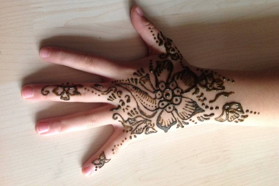 Henna Lahnina - Tatouages au henné