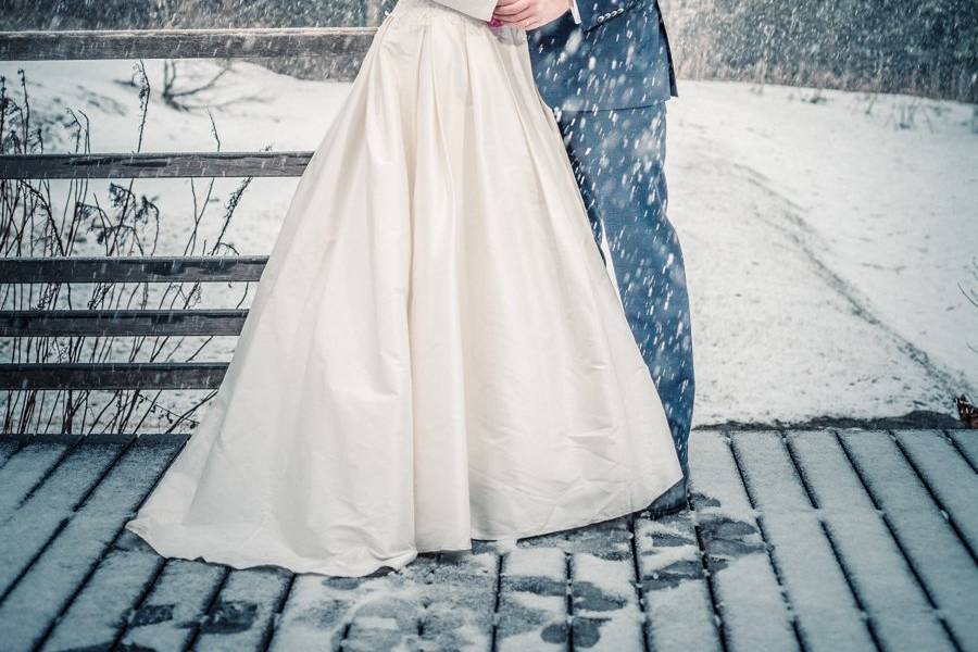 Baiser mariés sous la neige