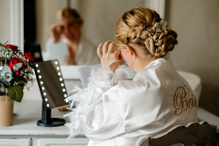 Préparatifs de la mariée