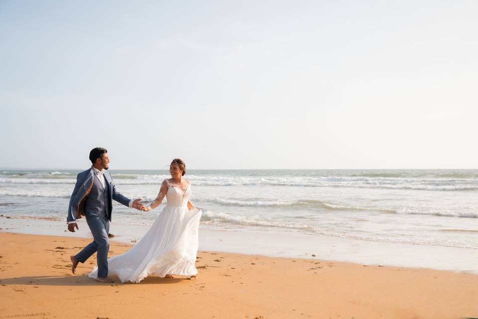 Mariés sur la plage