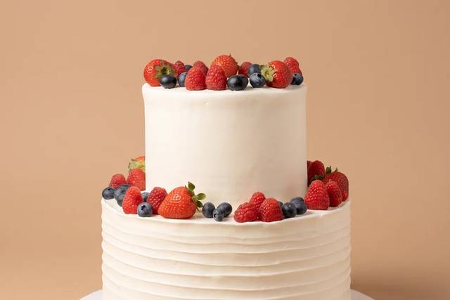 Layer cake fruit rouge
