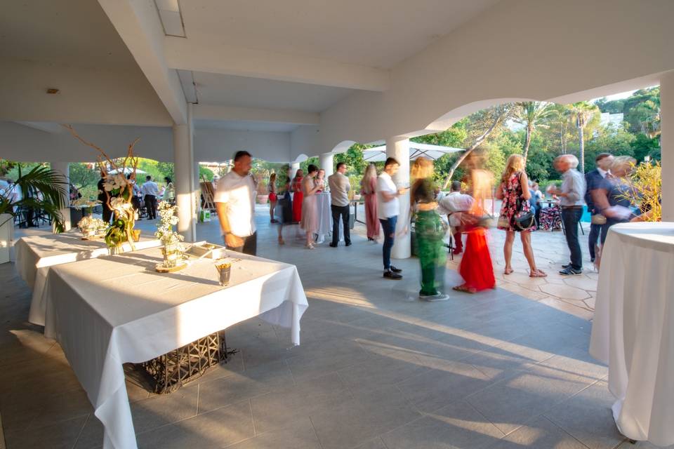 Apéritif sur la terrasse loges