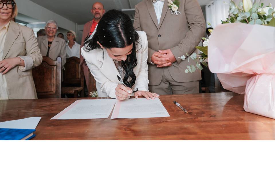 Signatures à la Mairie