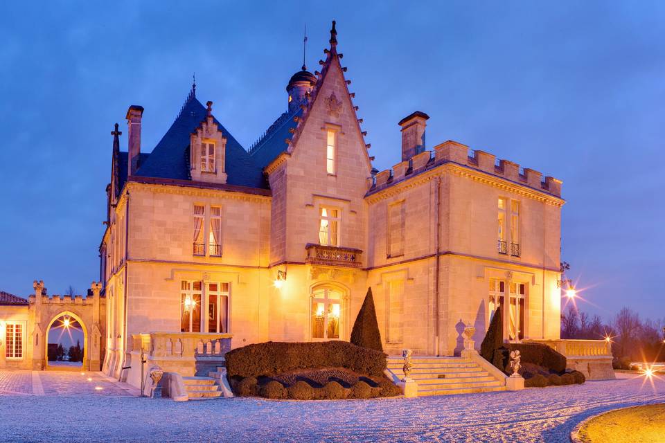 Château Pape Clément de nuit