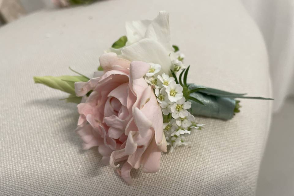 Boutonnière romantique