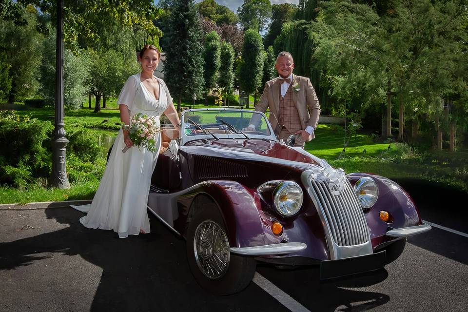 Avec une magnifique voiture