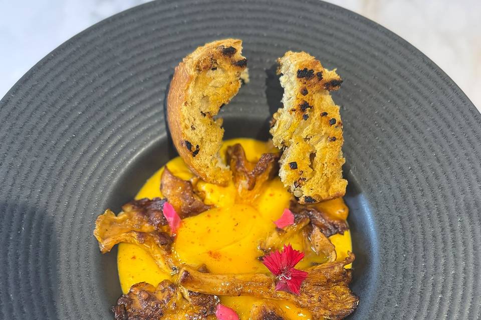Velouté buttenut et girolles
