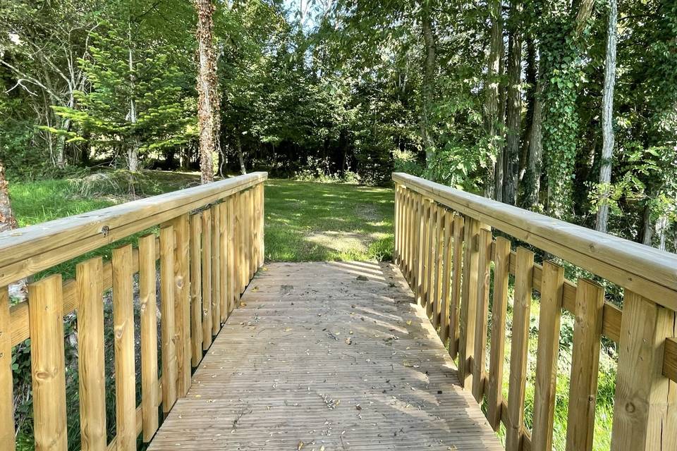 Pont dans le parc