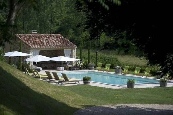 Piscine et pool house