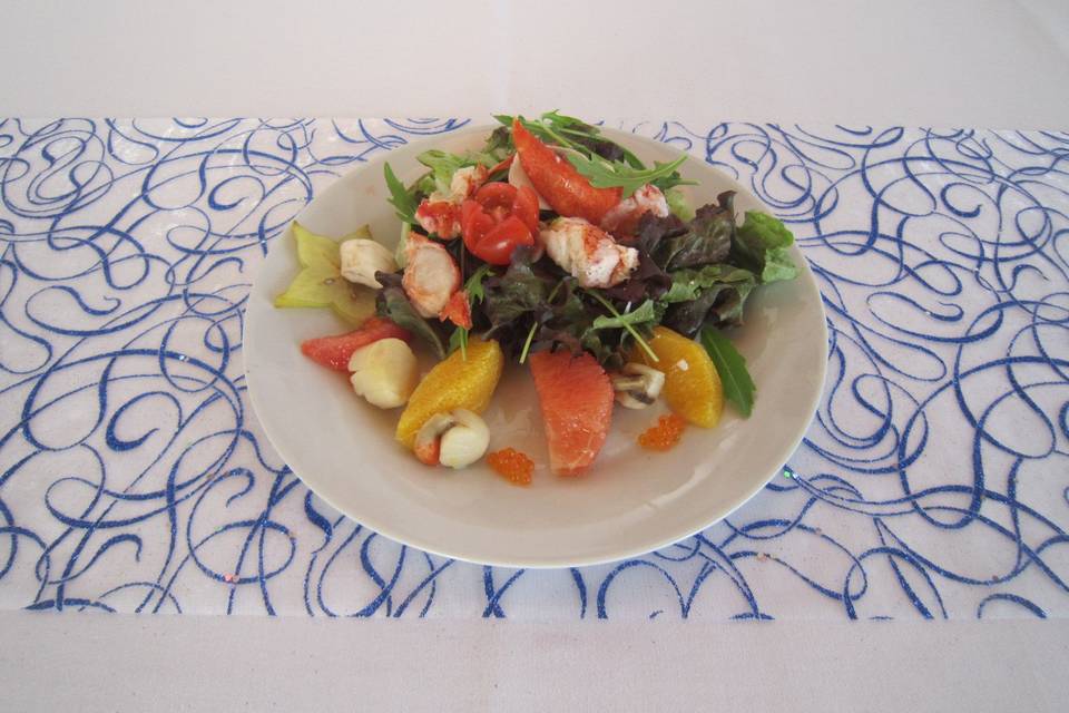 Salade exotique et gambas