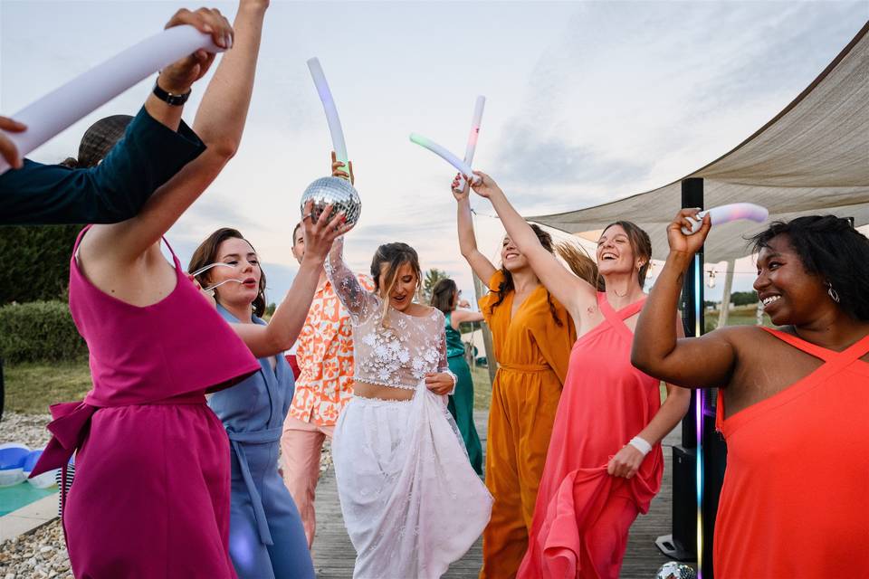 Soirée au bord de la piscine