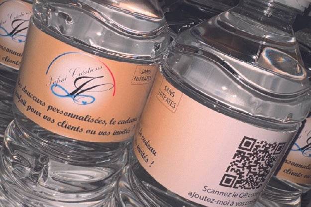 Bouteilles d'eau plate