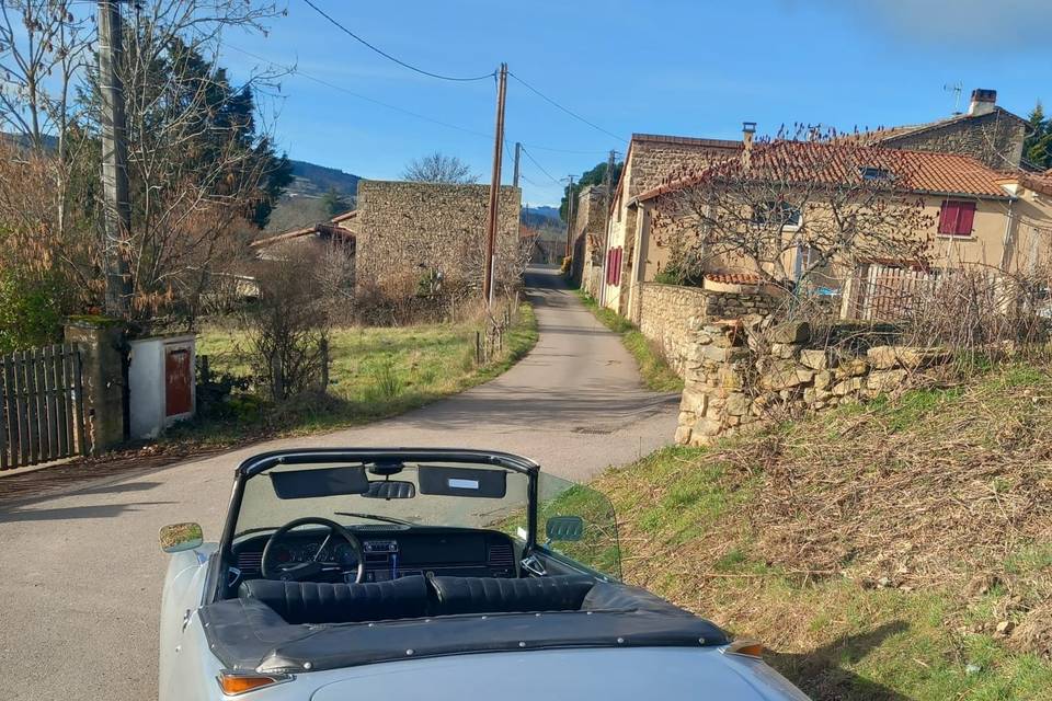 DS grise décapotable