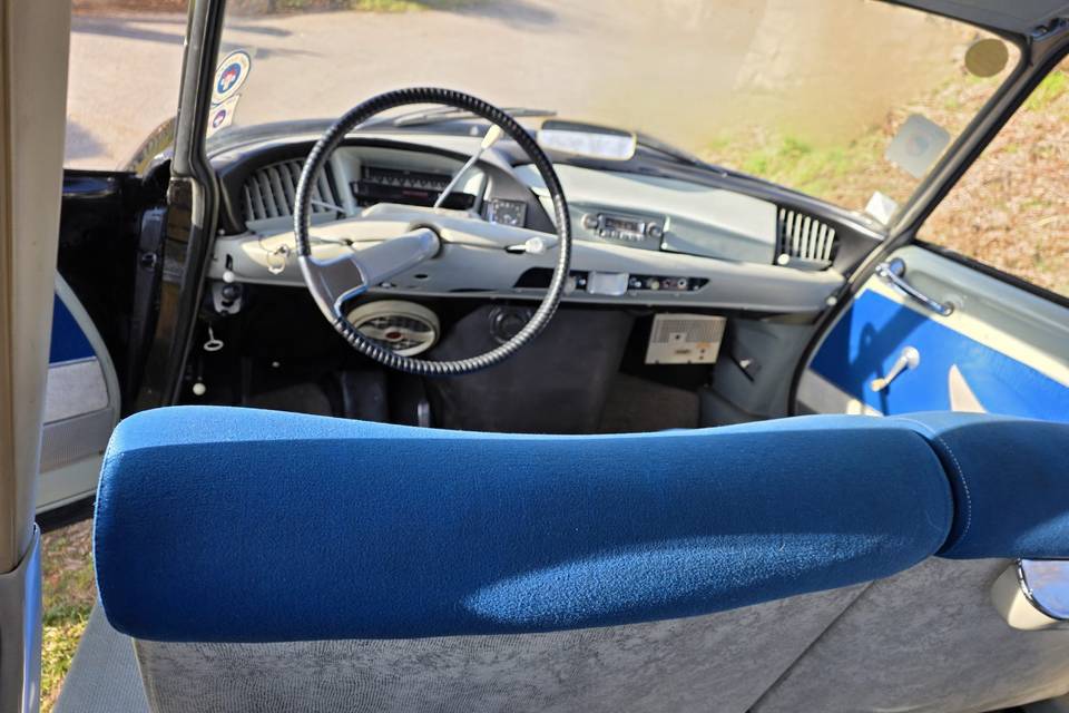 DS noire intérieur bleu