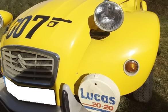 2CV James Bond