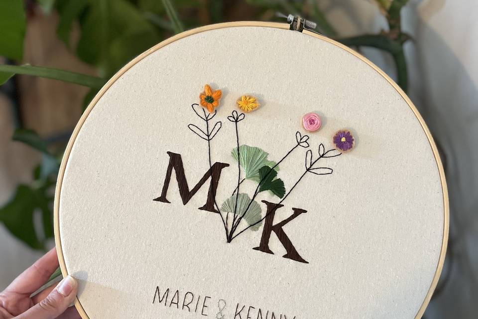 Cadeau mariage brodé