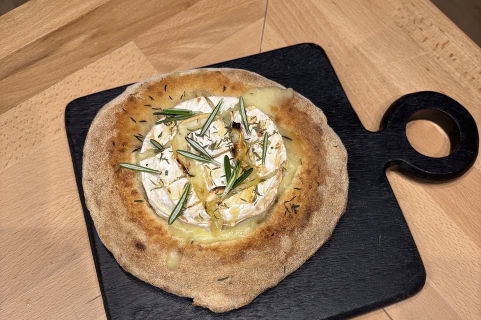 Camembert roti dans sa pâte