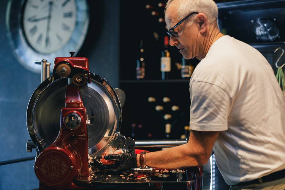 Découpe artisanale