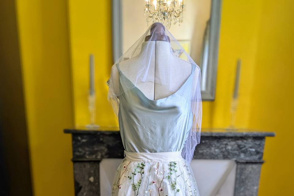 Robe brodée