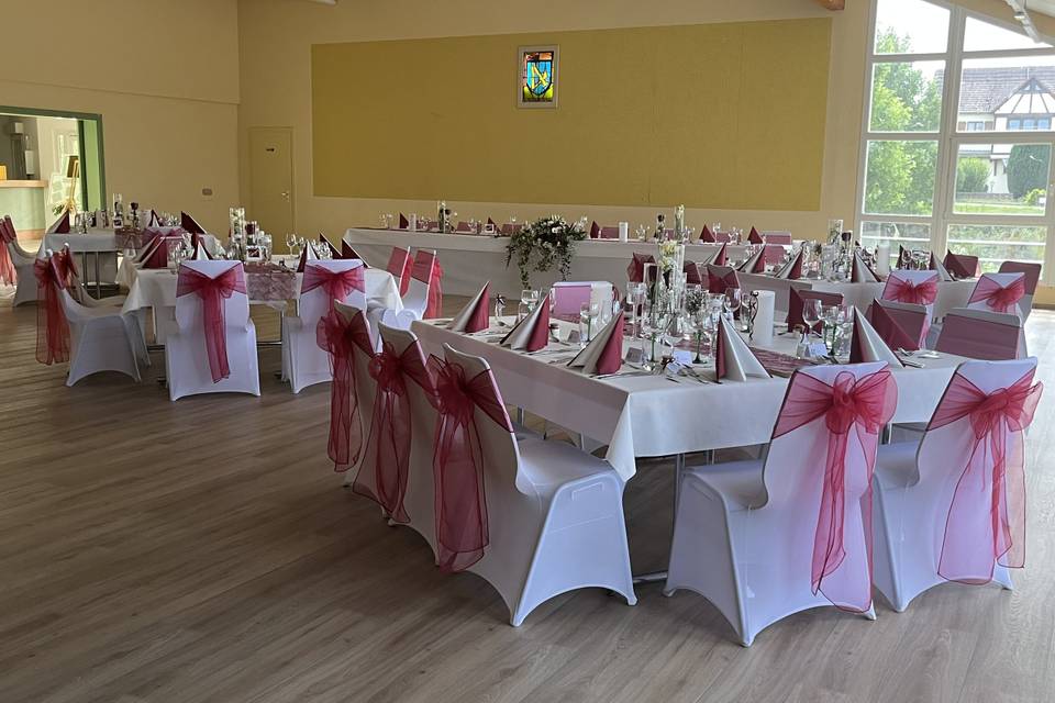 Mariage blanc et bordeaux