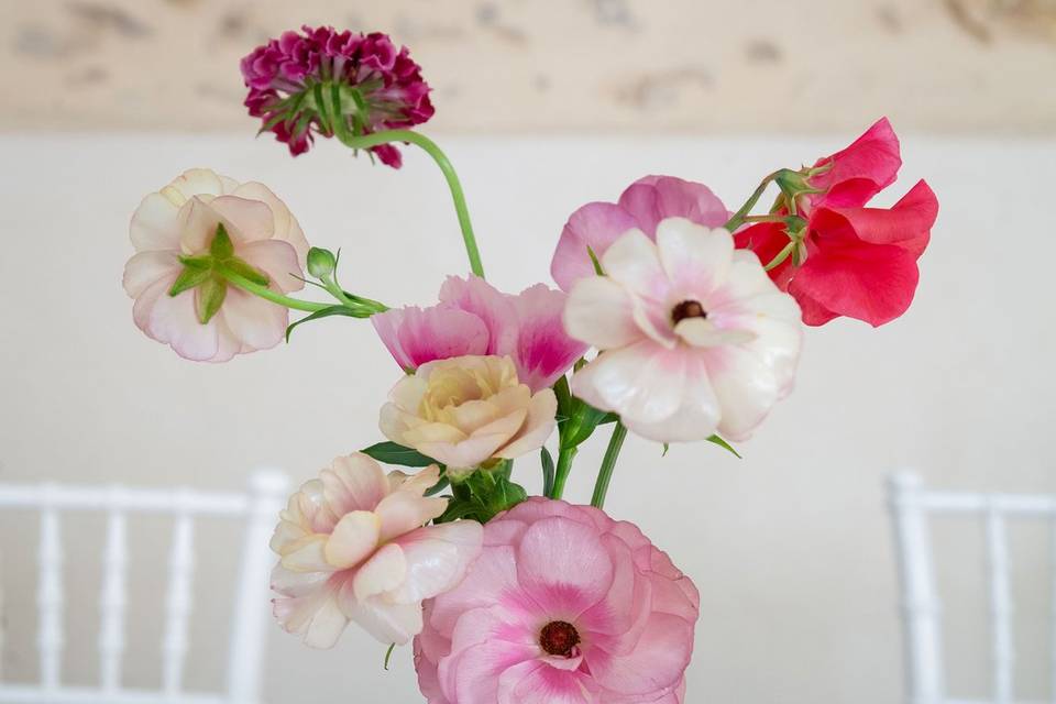 bouteille_noire_fleurs_pastel