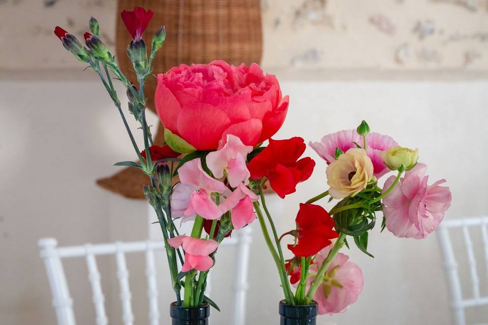 vases_noirs_fleurs_mariage