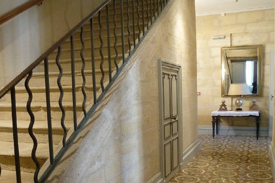 Escalier vers étage gîte