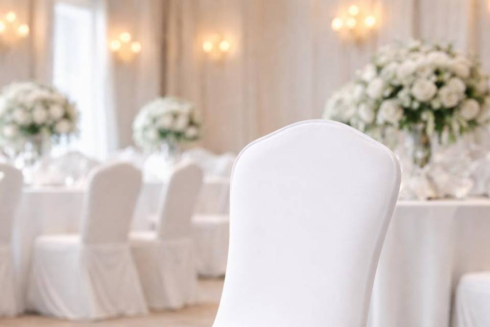 Housses de chaises blanches