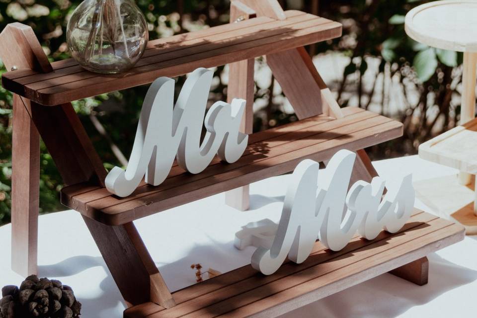 Mr & Mrs