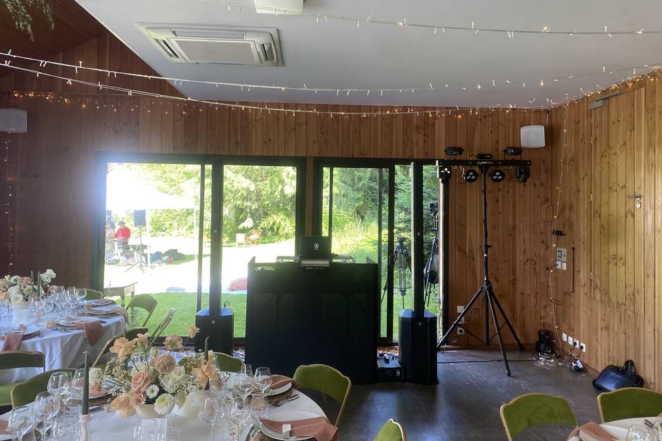 Dj Booth