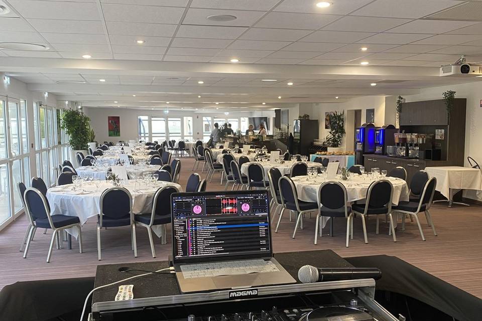 Dj Booth
