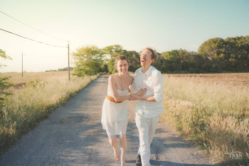 Couple qui rigole ensemble