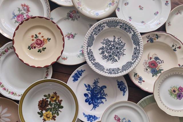 Assiettes dépareillées vintage