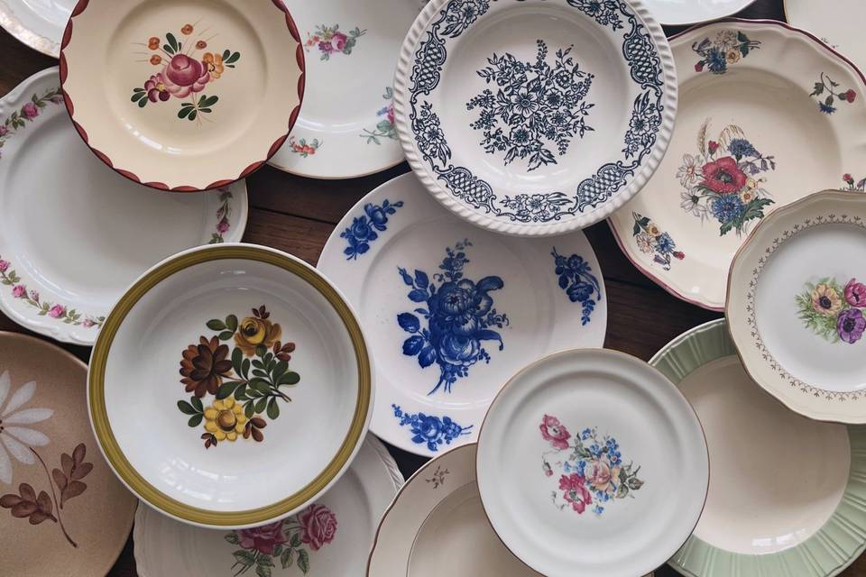 Assiettes dépareillées vintage