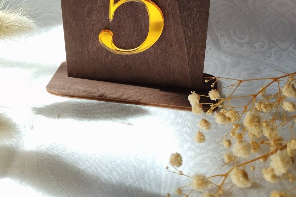 Numéros de table en bois