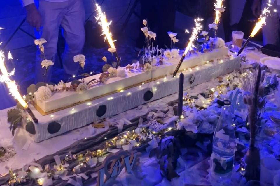 Long wedding cake