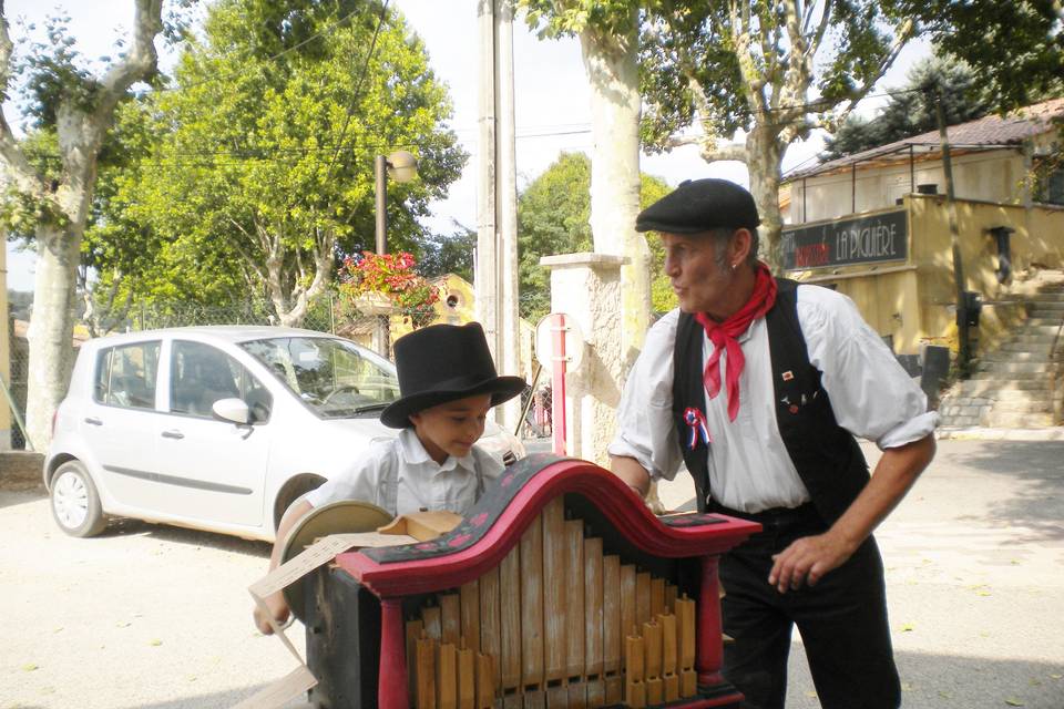 Lucas et Nana - Orgue de Barbarie