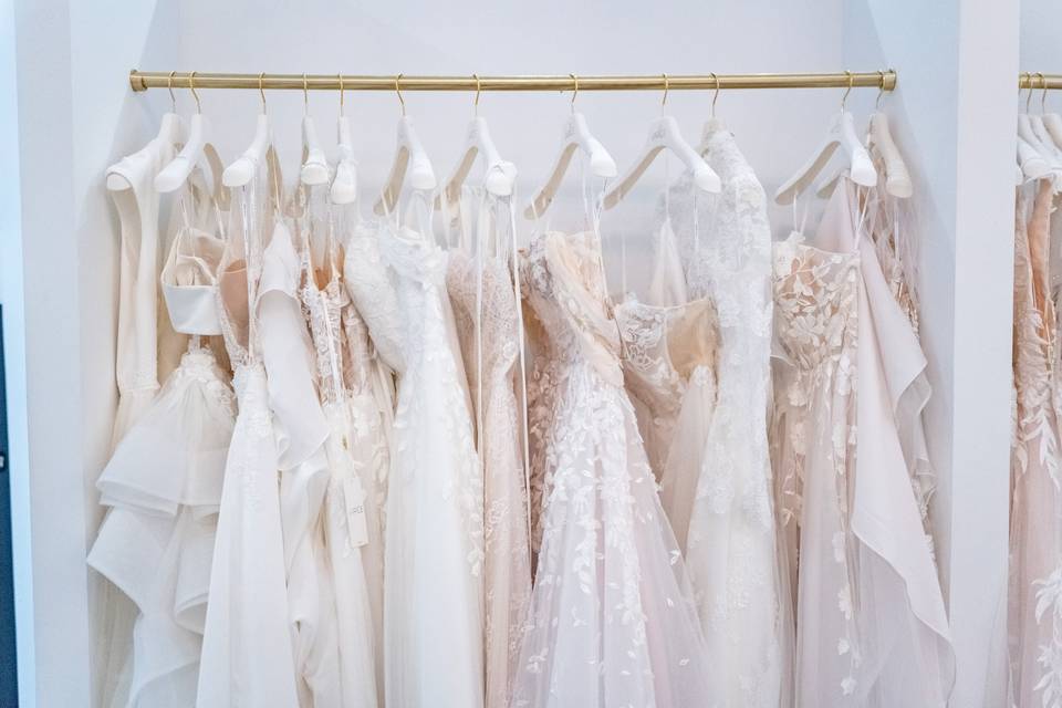 Robes De Mariée Alignées