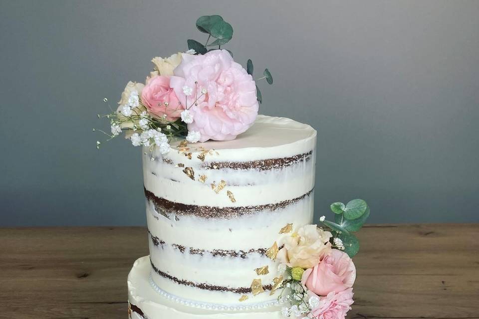 Nude cake