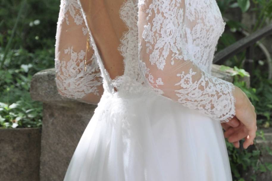 Robe de mariée dos nu bijoux