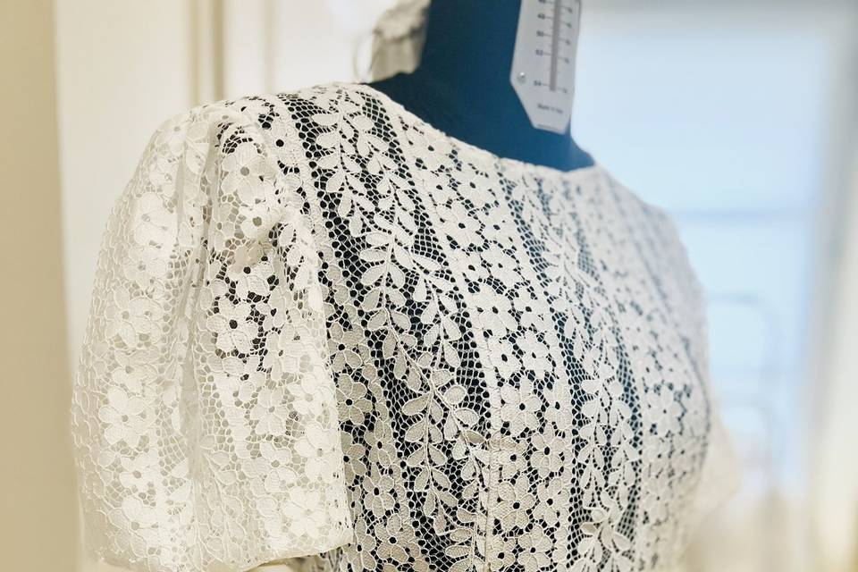 Mariée moderne avec jupe