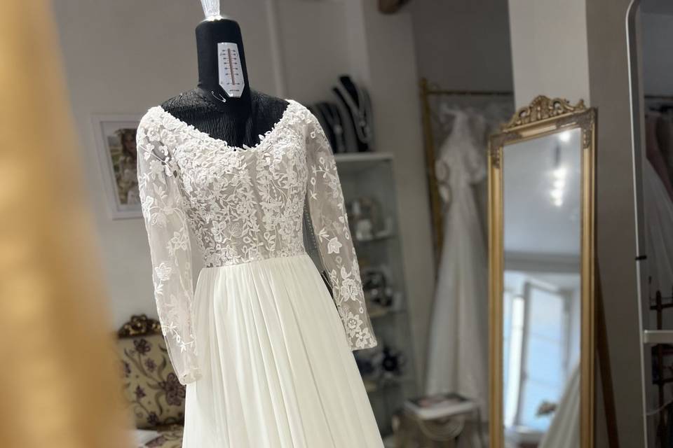 Robe mousseline tulle rebord