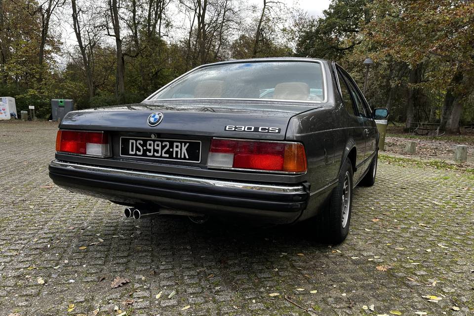 3/4 arrière  bmw coupé