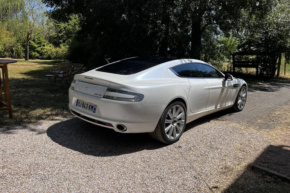 Aston martin blanche voiture m