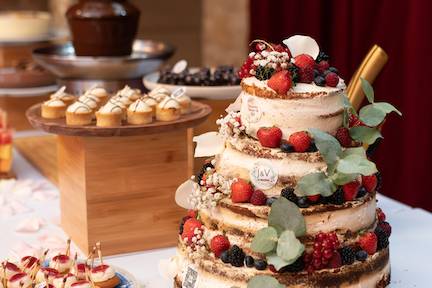 Naked cake framboises vanille