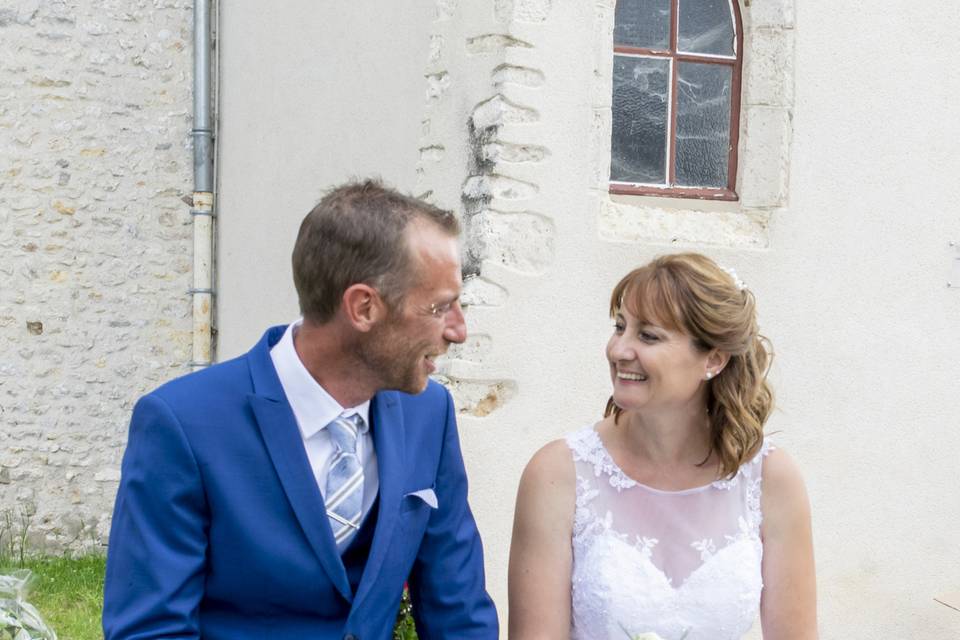 Couple à l'église