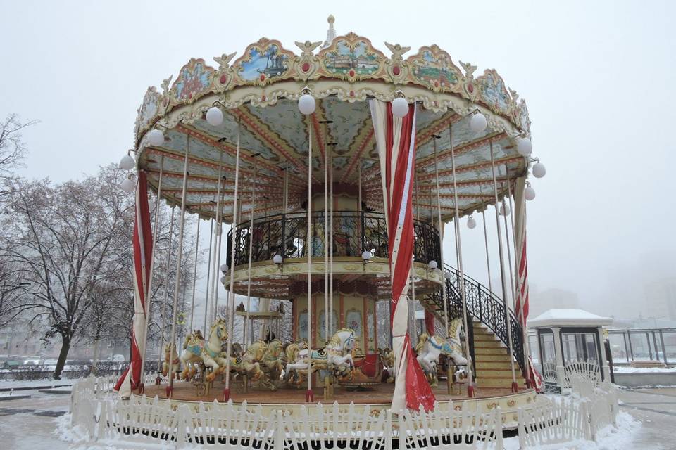 Carrousel dans la neige