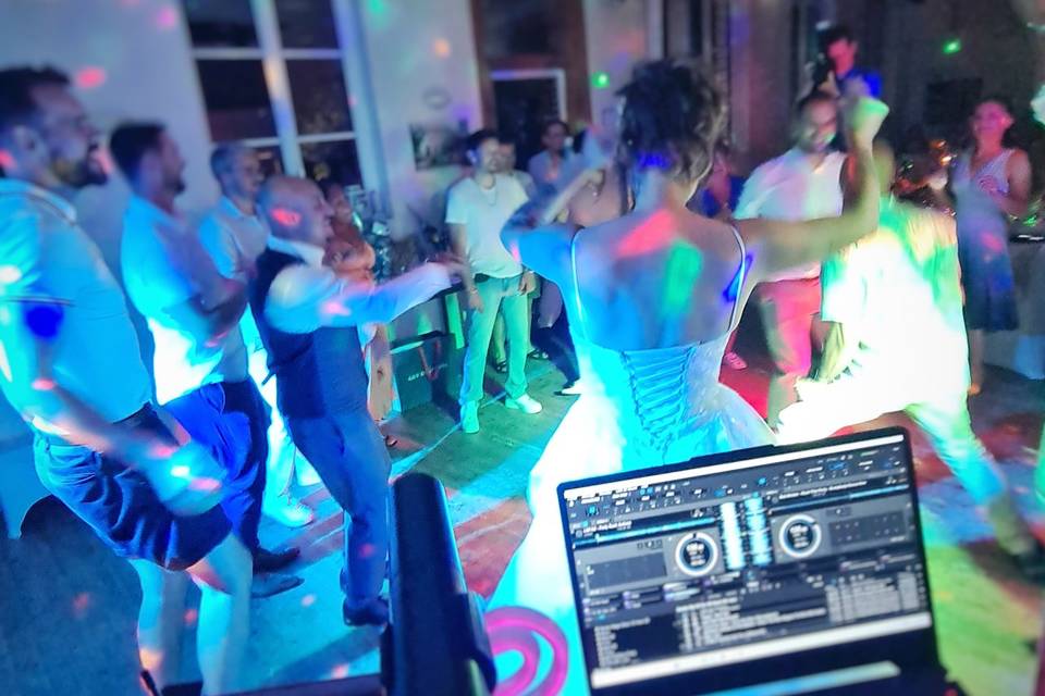 La fête toute la nuit