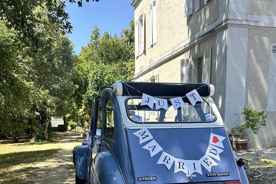 La voiture des mariés