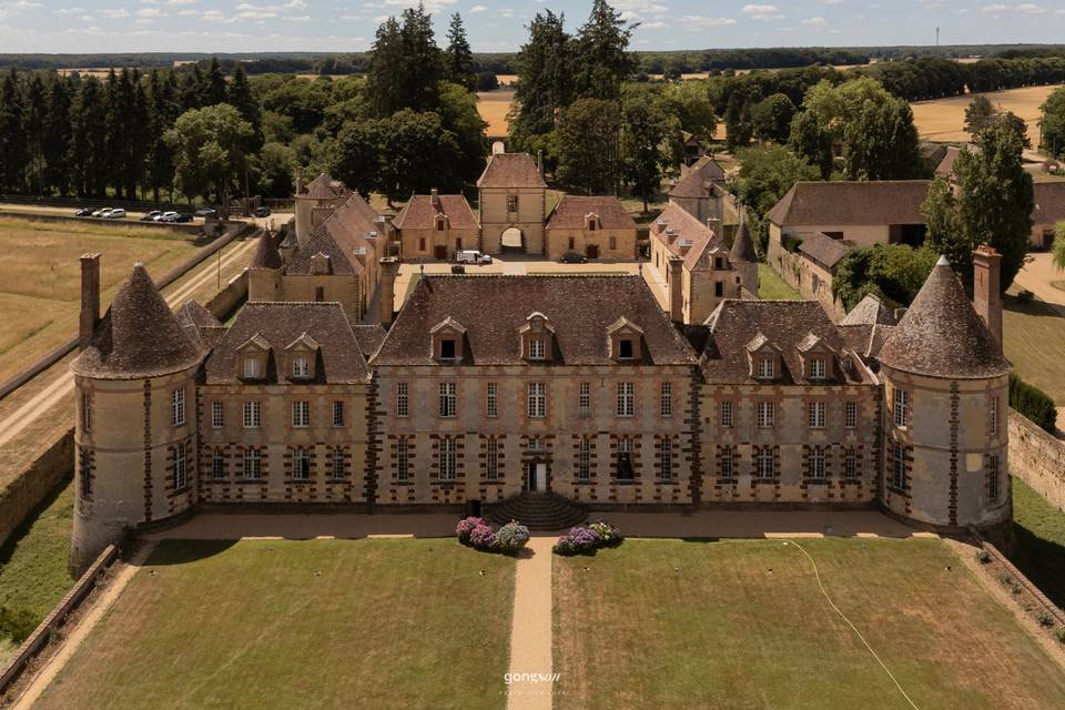 À Château de la Rivière